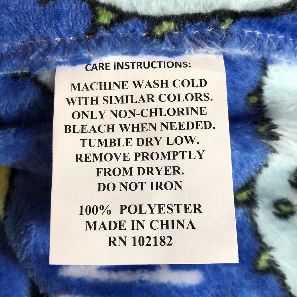 ‼️PRICE DROP‼️ NWT Be Mine Ultra Soft & Cozy Plush Throw. - Picture 3 of 4